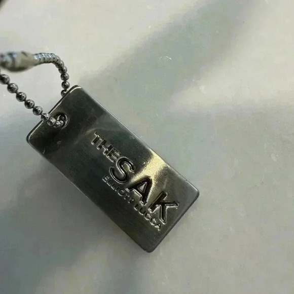 The Sak black shoulder back with woven black and white front. NEW - Picture 4 of 16